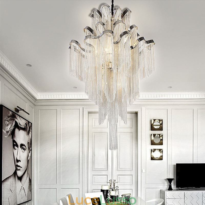 Moderna ed elegante lampada a sospensione con nappa