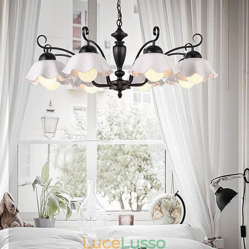 Lampadario a sospensione in ferro nordico con paralume in vetro a forma di fiore