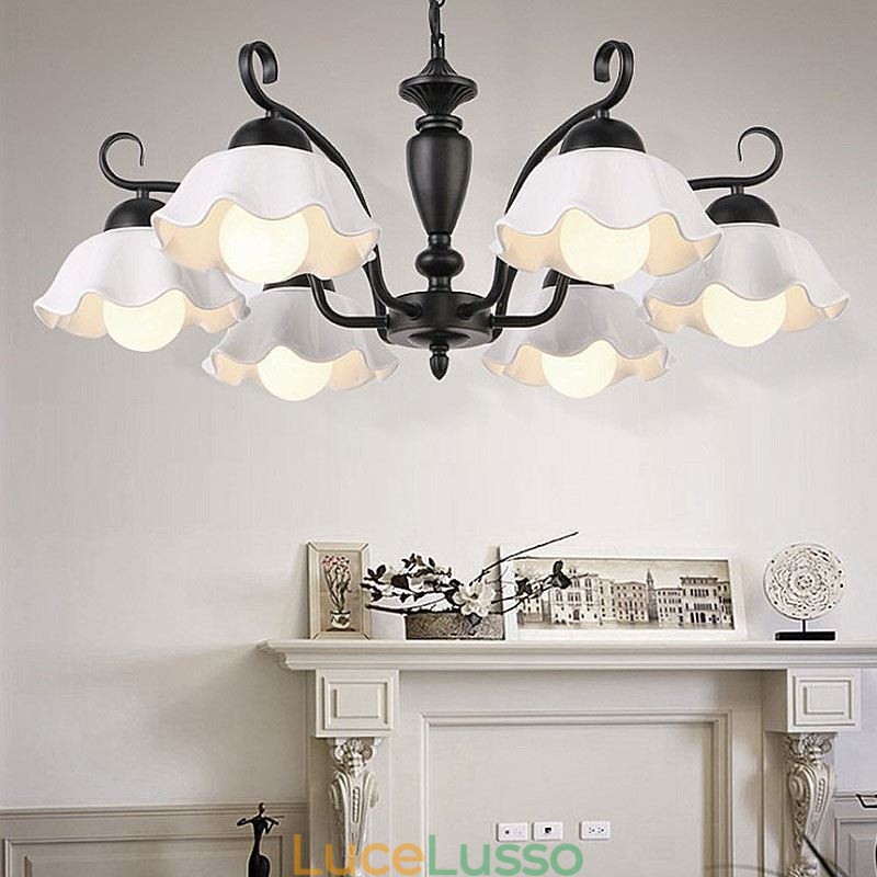 Lampadario a sospensione in ferro nordico con paralume in vetro a forma di fiore