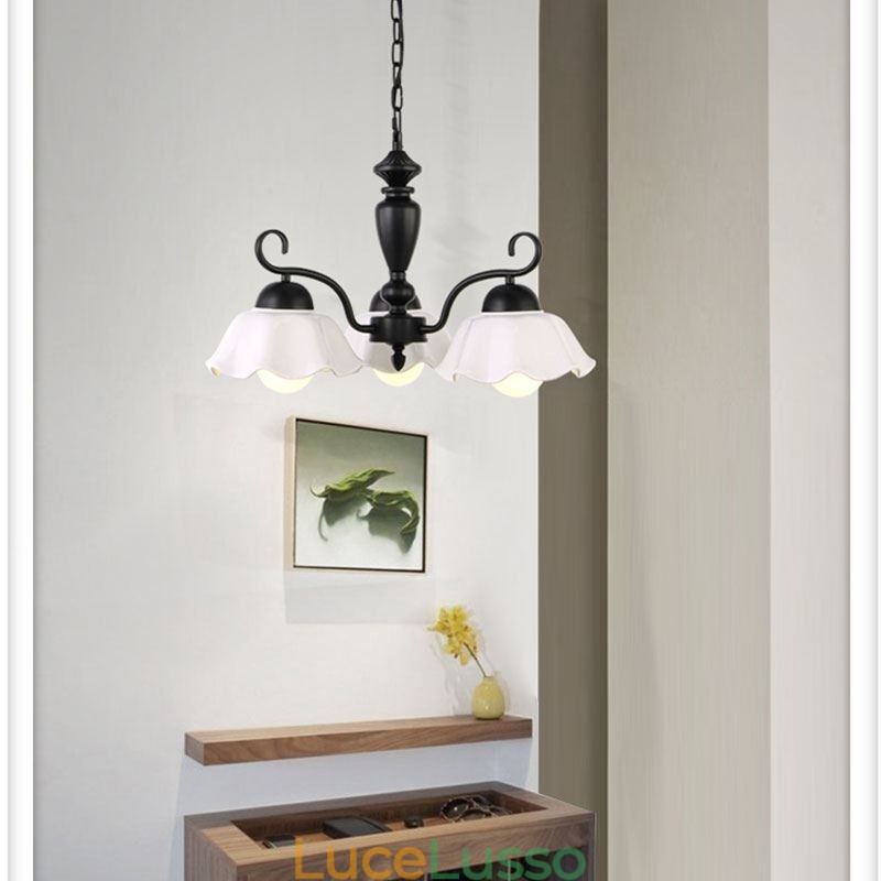 Lampadario a sospensione in ferro nordico con paralume in vetro a forma di fiore