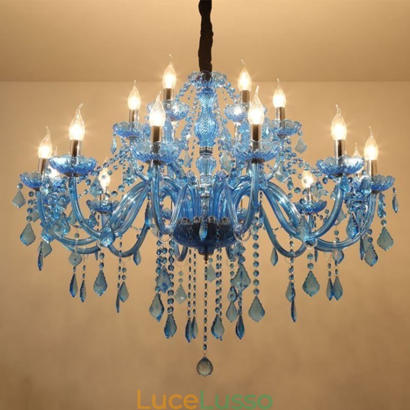 Grande lampadario di cristallo europeo con luce pendente di colore blu estetico