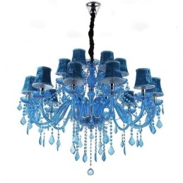 Grande lampadario di cristallo europeo con luce pendente di colore blu estetico