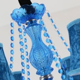 Grande lampadario di cristallo europeo con luce pendente di colore blu estetico