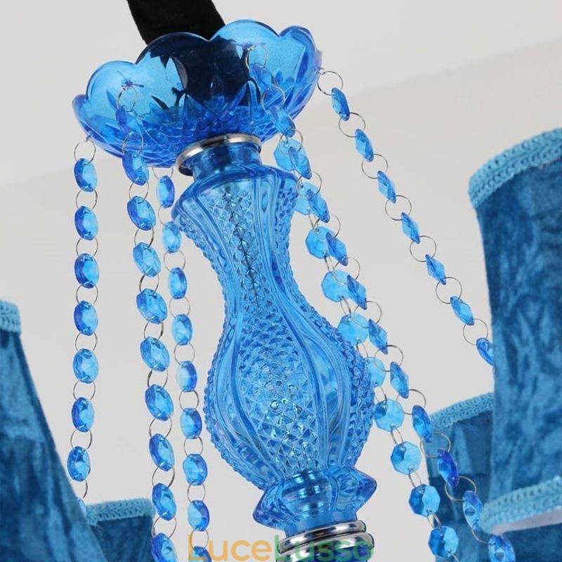 Grande lampadario di cristallo europeo con luce pendente di colore blu estetico