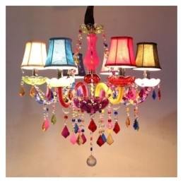 Grande lampadario di cristallo colorato europeo