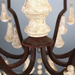 Lampadario elegante in legno in stile retrò