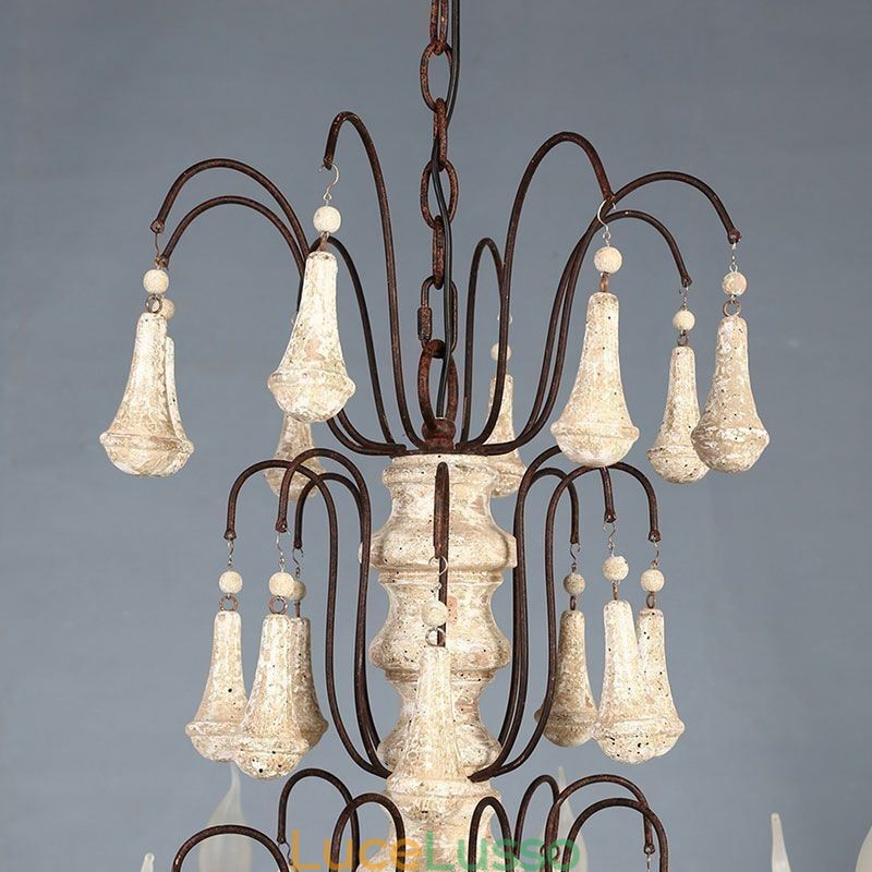 Lampadario elegante in legno in stile retrò