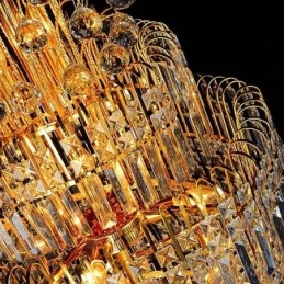 Elegante lampadario in cristallo stile impero, pendente lungo di lusso europeo