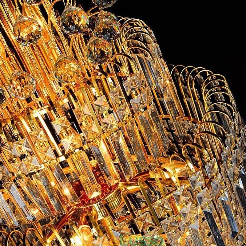 Elegante lampadario in cristallo stile impero, pendente lungo di lusso europeo