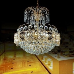 Grazioso lampadario di cristallo classico color oro