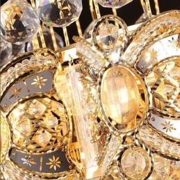 Grazioso lampadario di cristallo classico color oro