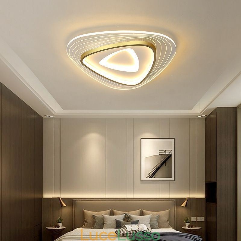 Lampada da soffitto a soffitto a triangolo con montaggio a filo