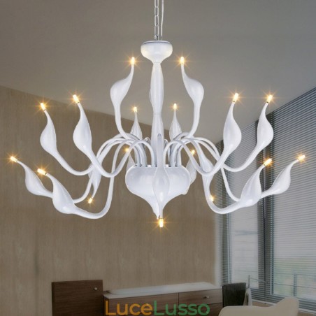 Lampadario a forma di cigno postmoderno in acciaio inox da 18 luci G4 finitura bianca Lampadario a forma di cigno postmoderno in acciaio inox da 18 luci G4 finitura bianca