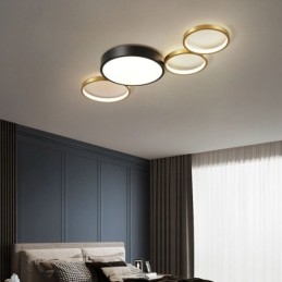 Lampada da soffitto a 4 anelli con paralume nero e oro unico
