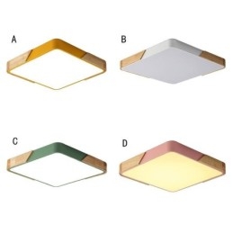 Semplice plafoniera con struttura in legno a filo, lampada dal design super sottile, luce a sospensione