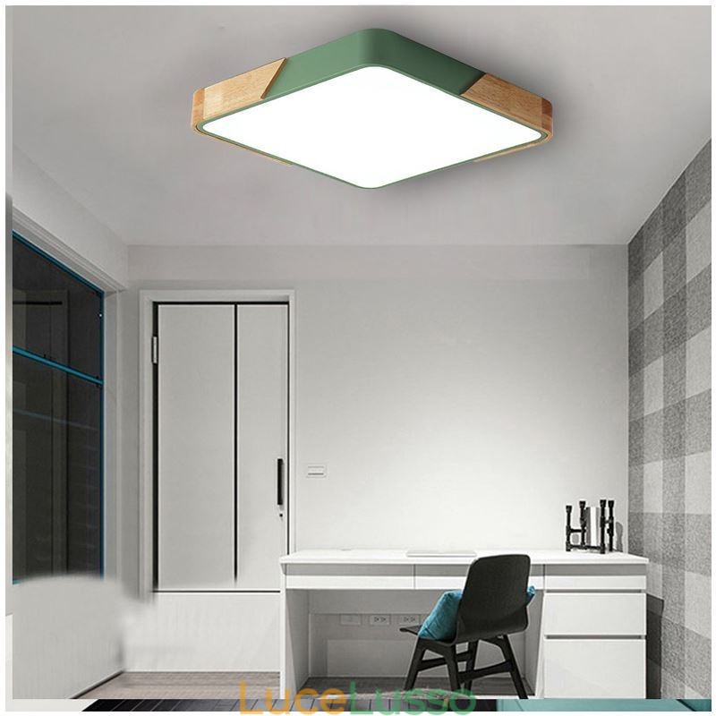 Semplice plafoniera con struttura in legno a filo, lampada dal design super sottile, luce a sospensione