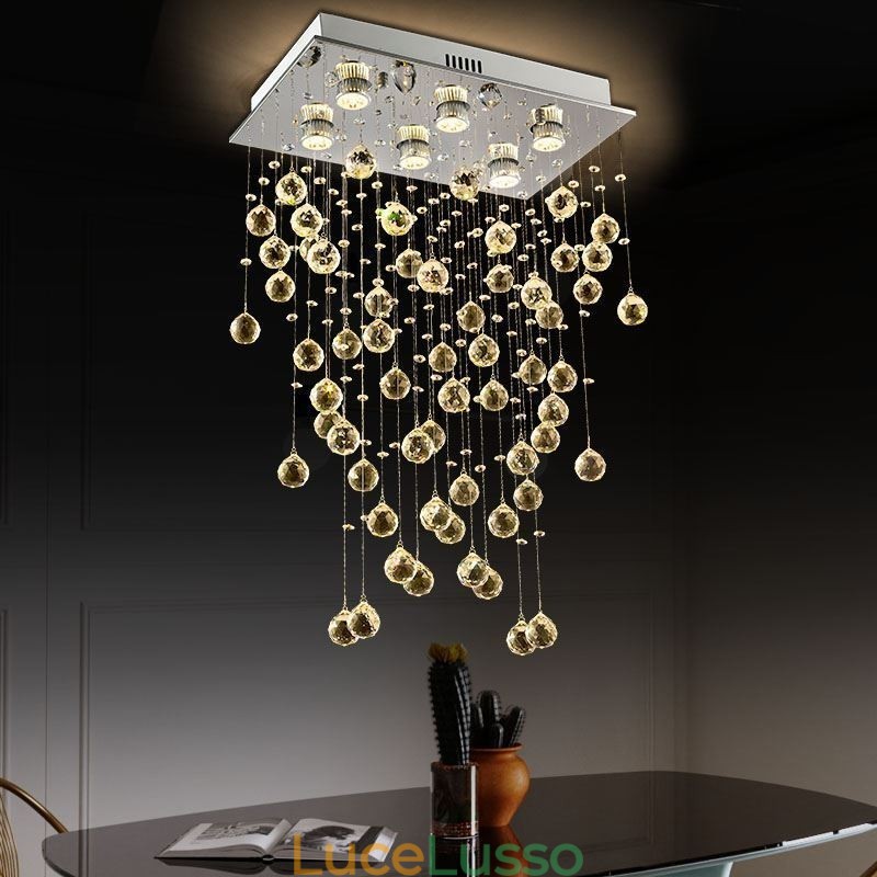 Lampadario moderno in cristallo con montaggio a filo del soffitto
