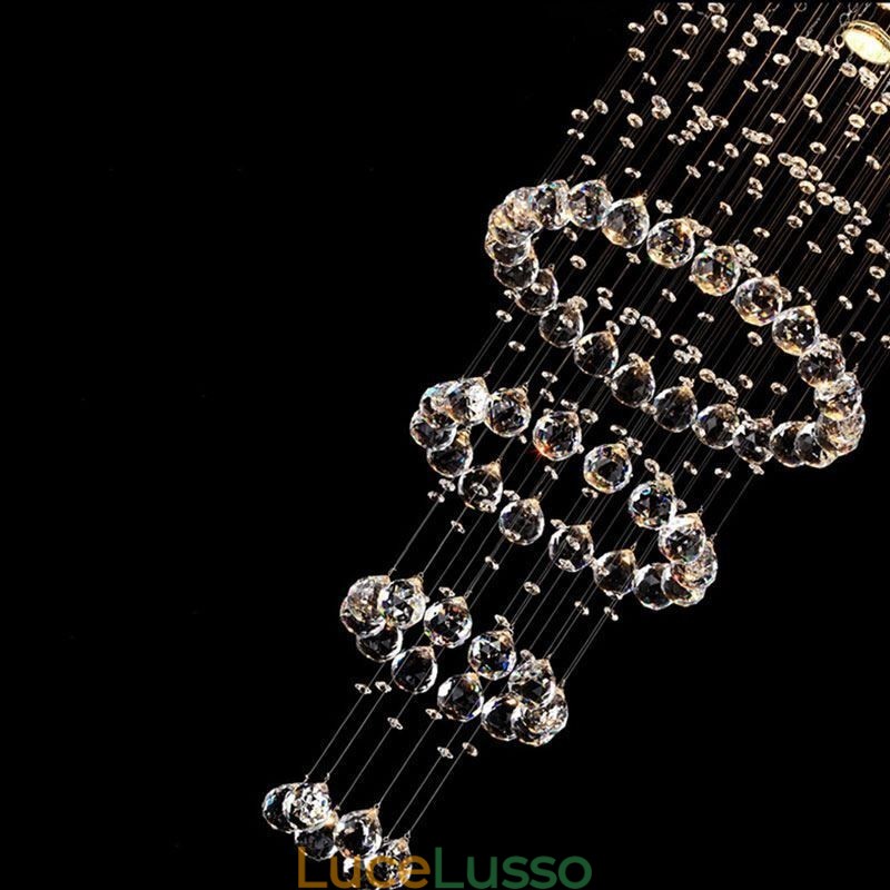 Lampadario di cristallo elegante e contemporaneo, lampada da soffitto, scala duplex
