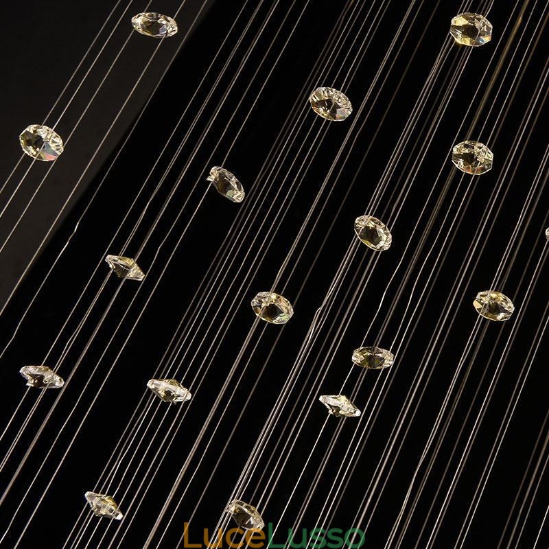 Lampadario di cristallo elegante e contemporaneo, lampada da soffitto, scala duplex