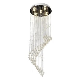 Elegante lampadario di cristallo con luci a goccia per soffitto nell'atrio