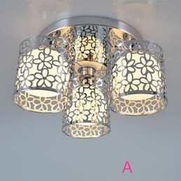 Lampada a soffitto a tre luci con cupola in vetro, montaggio a filo