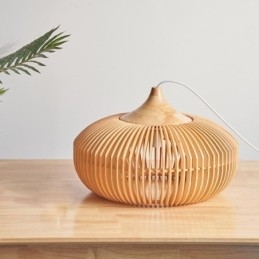 Lampadario a forma di zucca con struttura in legno