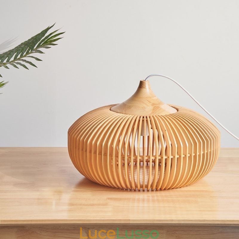 Lampadario a forma di zucca con struttura in legno