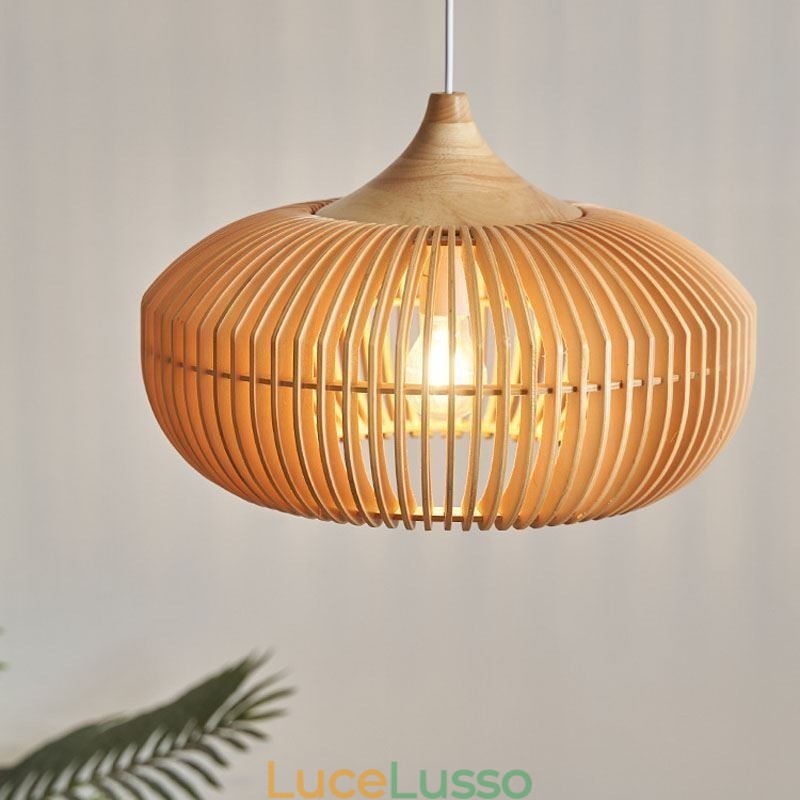 Lampadario a forma di zucca con struttura in legno