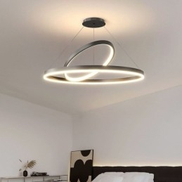 Lampada a sospensione moderna con anelli circolari in acrilico