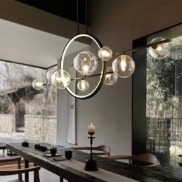 Lampadario moderno in metallo con bolle di vetro trasparente