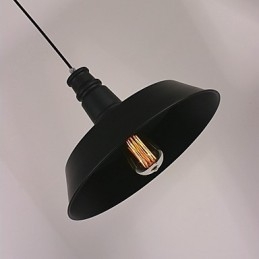 Lampada a sospensione moderna nera con paralume in cerchio in evidenza