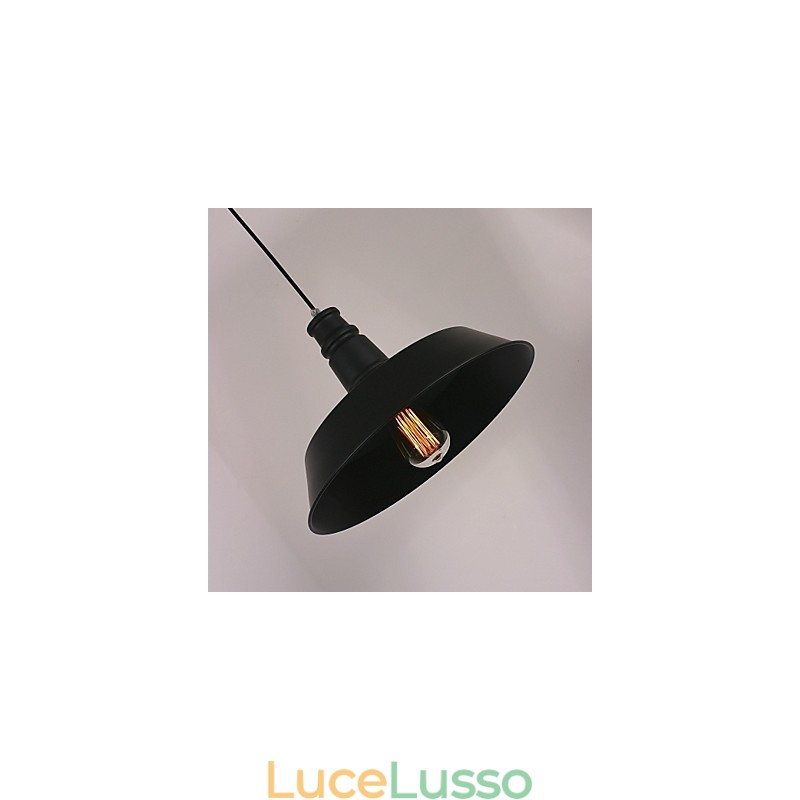 Lampada a sospensione moderna nera con paralume in cerchio in evidenza