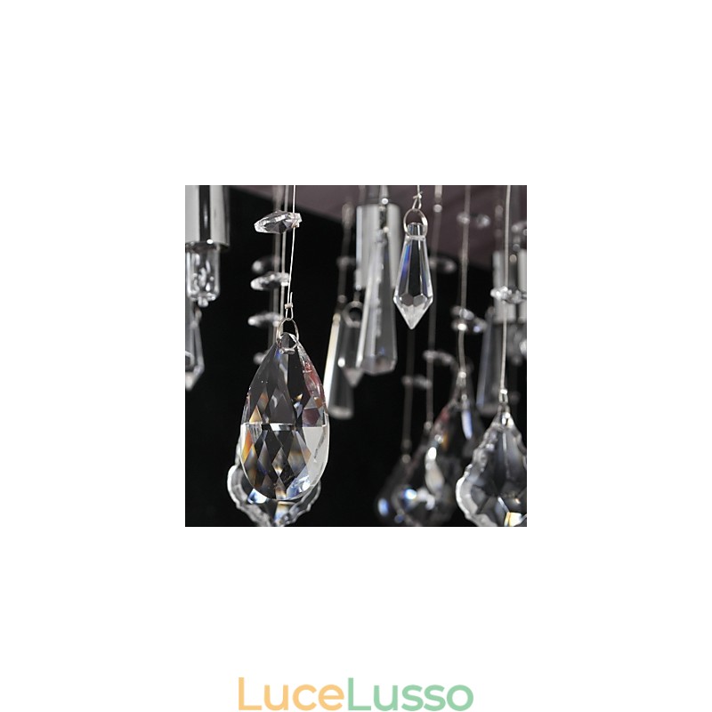 Lampadario tradizionale classico in metallo cromato di cristallo