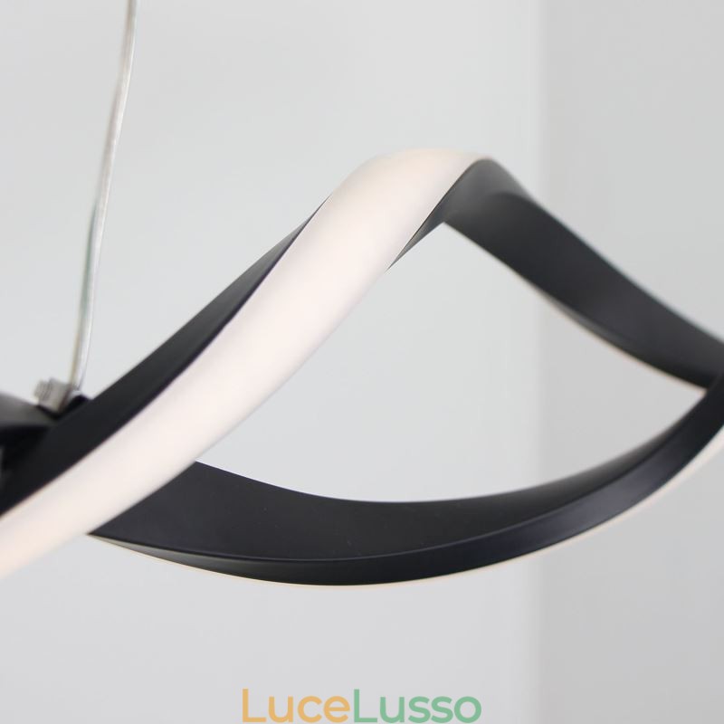 Moderna illuminazione a sospensione a forma di onda nera