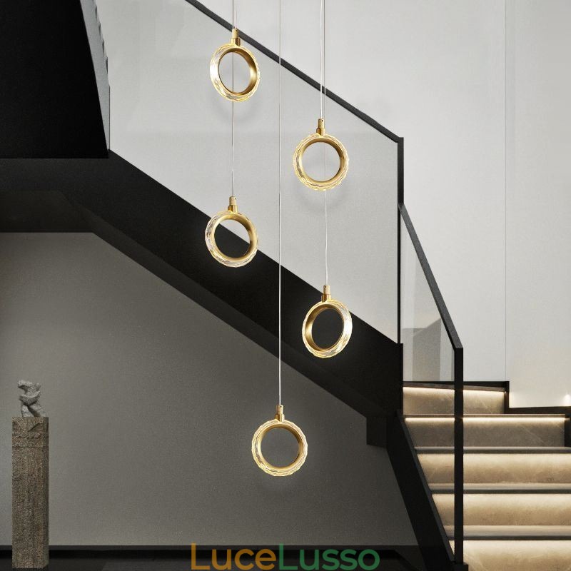 Lampada a sospensione in acrilico con faretto