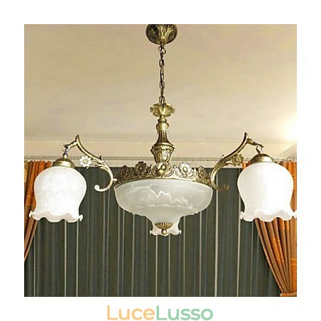 Lampadario dipinto in stile classico tradizionale Lampadario dipinto in stile classico tradizionale