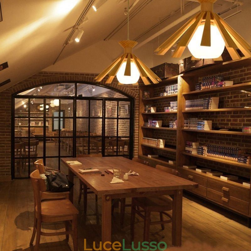 Lampada a sospensione in legno in stile semplice