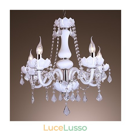 Elegante lampadario in cristallo con 5 luci in bianco Elegante lampadario in cristallo con 5 luci in bianco