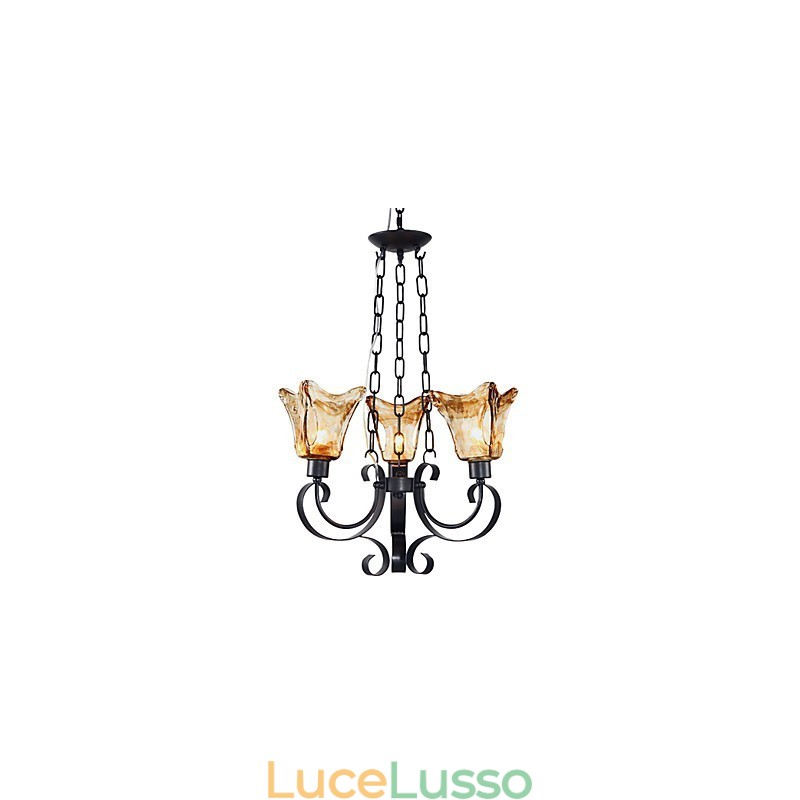 Lampadario in metallo dipinto in stile classico tradizionale
