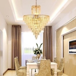 Lampadario conico moderno ed elegante in cristallo