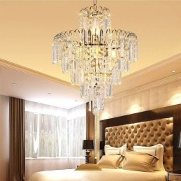 Lampadario conico moderno ed elegante in cristallo