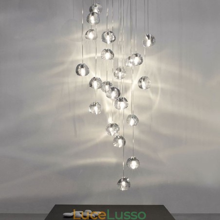 Lampada a sospensione moderna a grappolo di cristallo, paralume in cristallo unico, scala duplex Lampada a sospensione moderna a grappolo di cristallo, paralume in cristallo unico, scala duplex