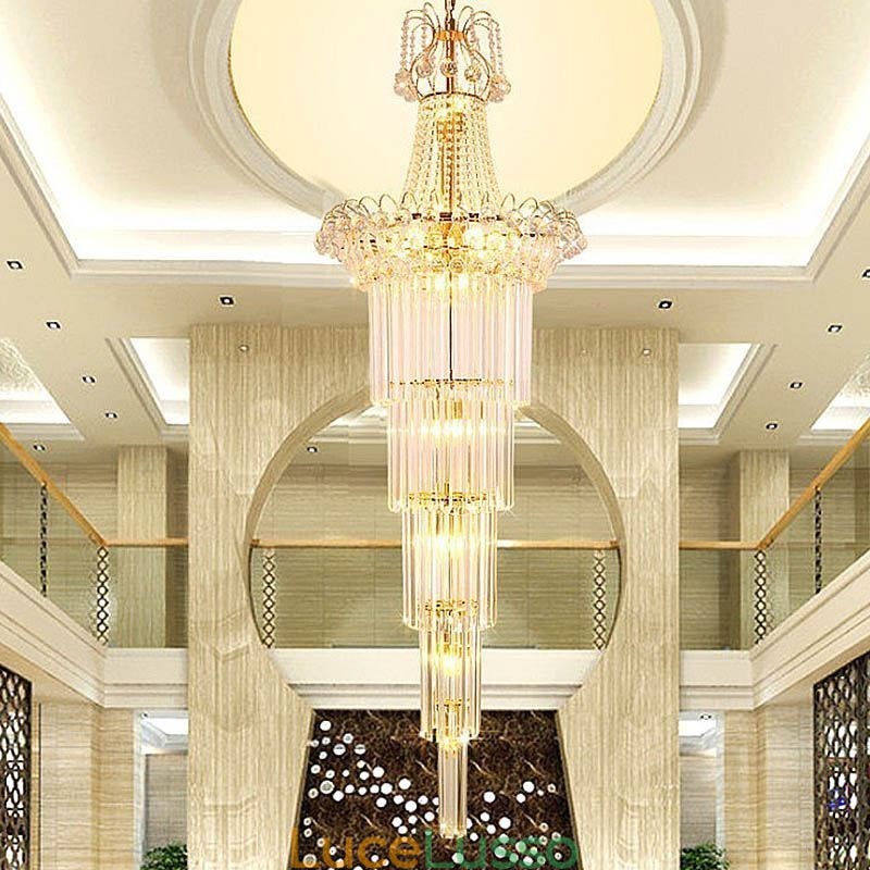 Elegante lampadario di cristallo a sospensione lunga