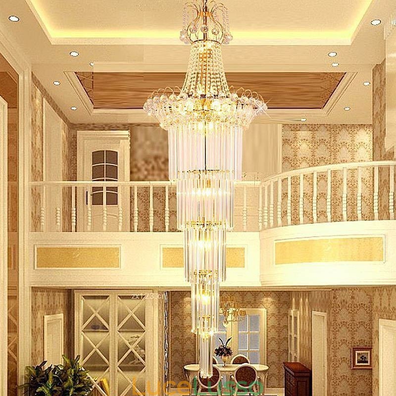 Elegante lampadario di cristallo a sospensione lunga