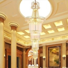 Elegante lampadario di cristallo a sospensione lunga