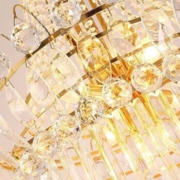 Elegante lampadario di cristallo a sospensione lunga