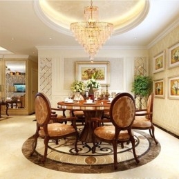 Lampadario conico moderno ed elegante in cristallo