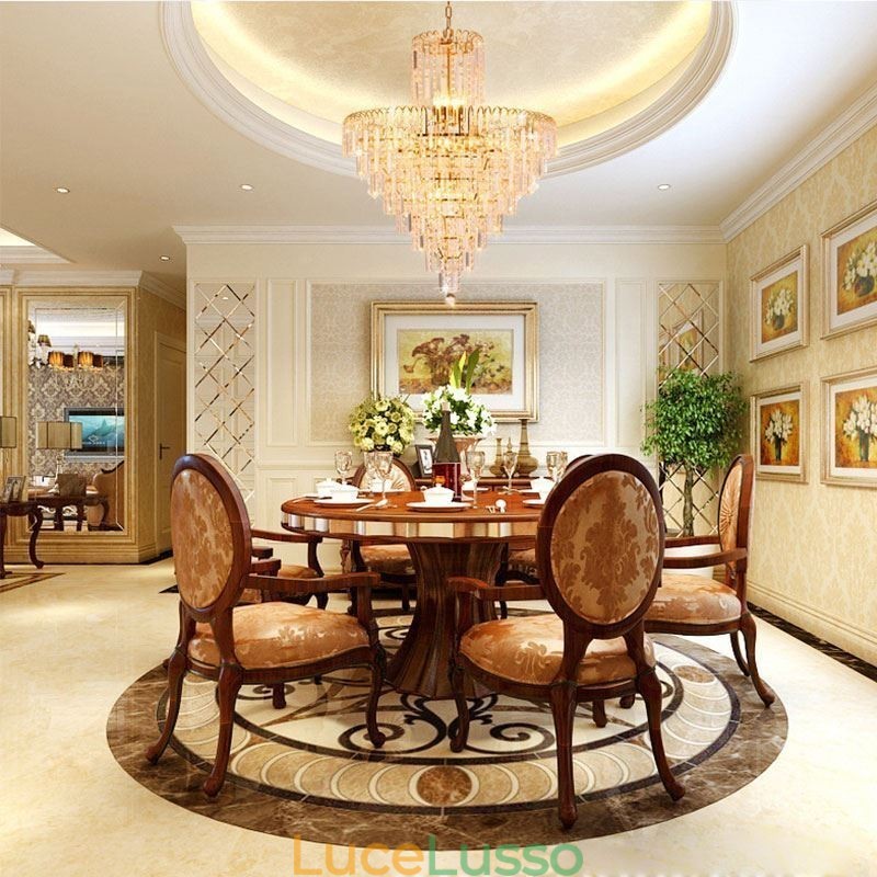 Lampadario conico moderno ed elegante in cristallo