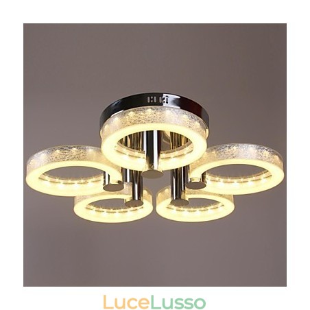 Lampadario in acrilico con 5 luci (finitura cromata) Lampadario in acrilico con 5 luci (finitura cromata)
