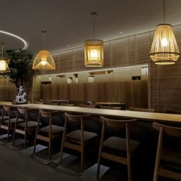 Lampada a sospensione da comodino in bambù intrecciato